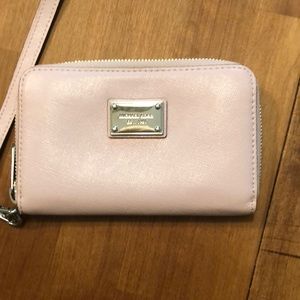 Pretty pink Michael kors leather wristlet wallet